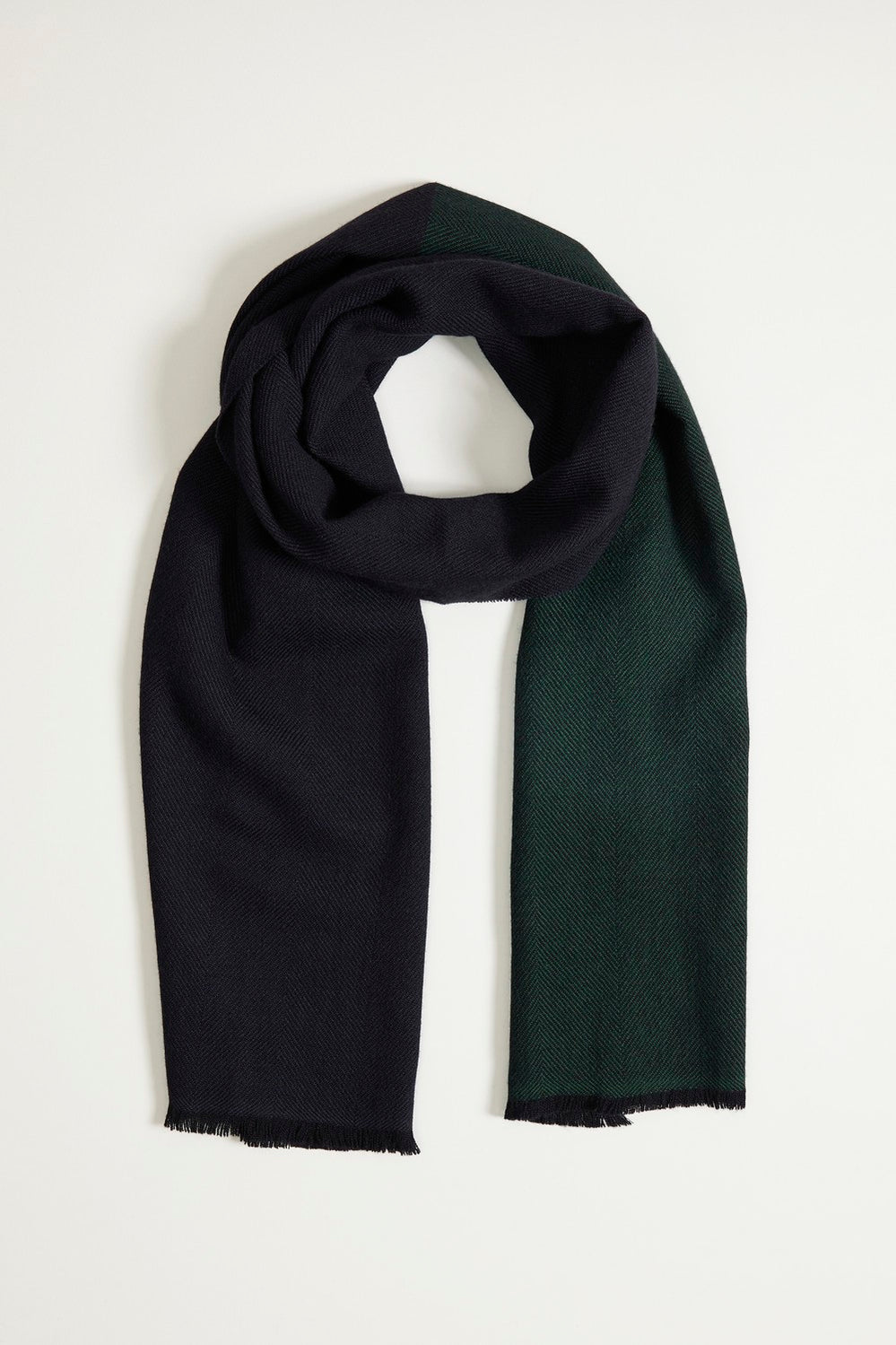Raymond Scarf