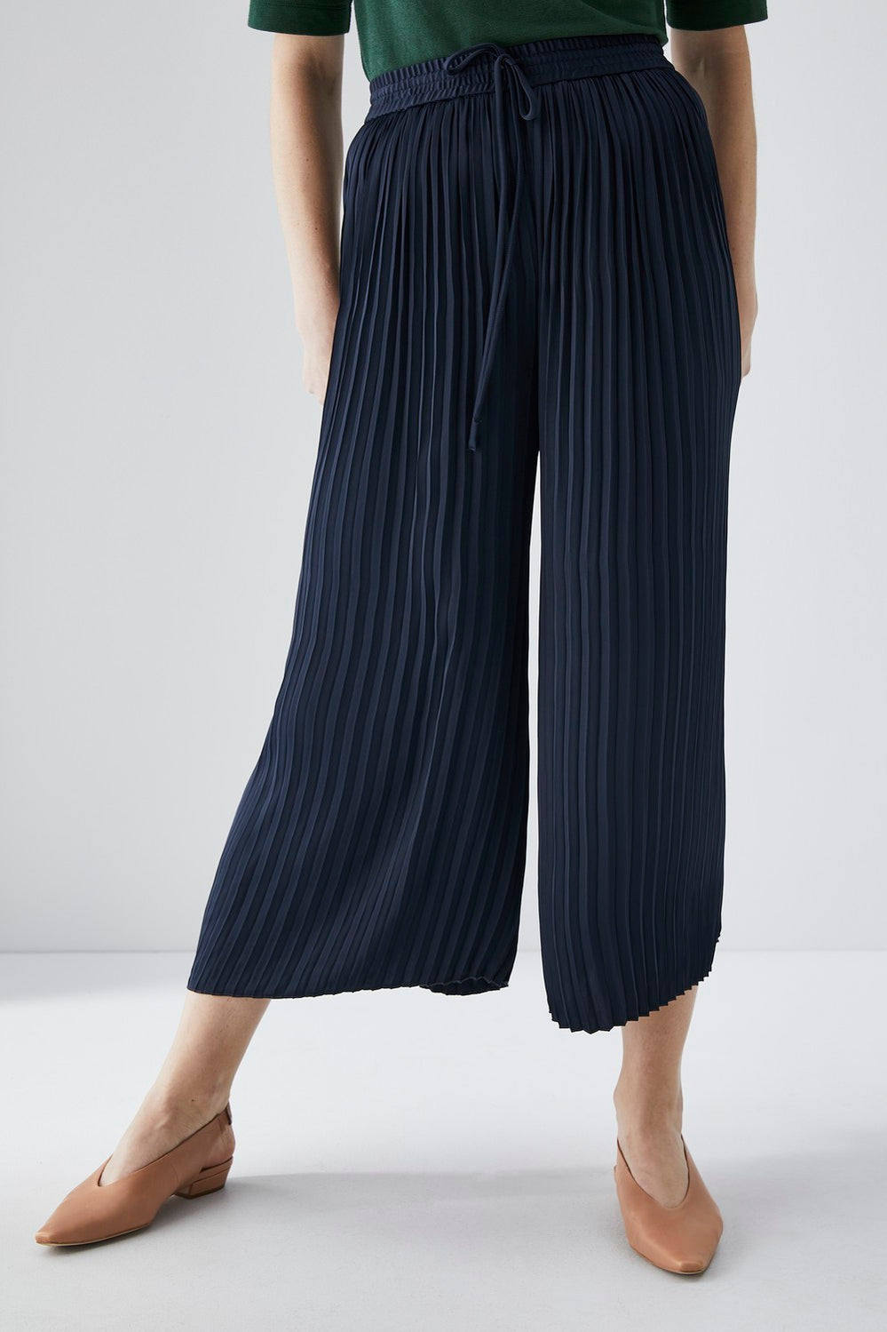 Cropped Pleat Pant