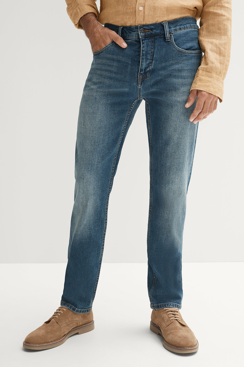 Regular Light Wash Jean