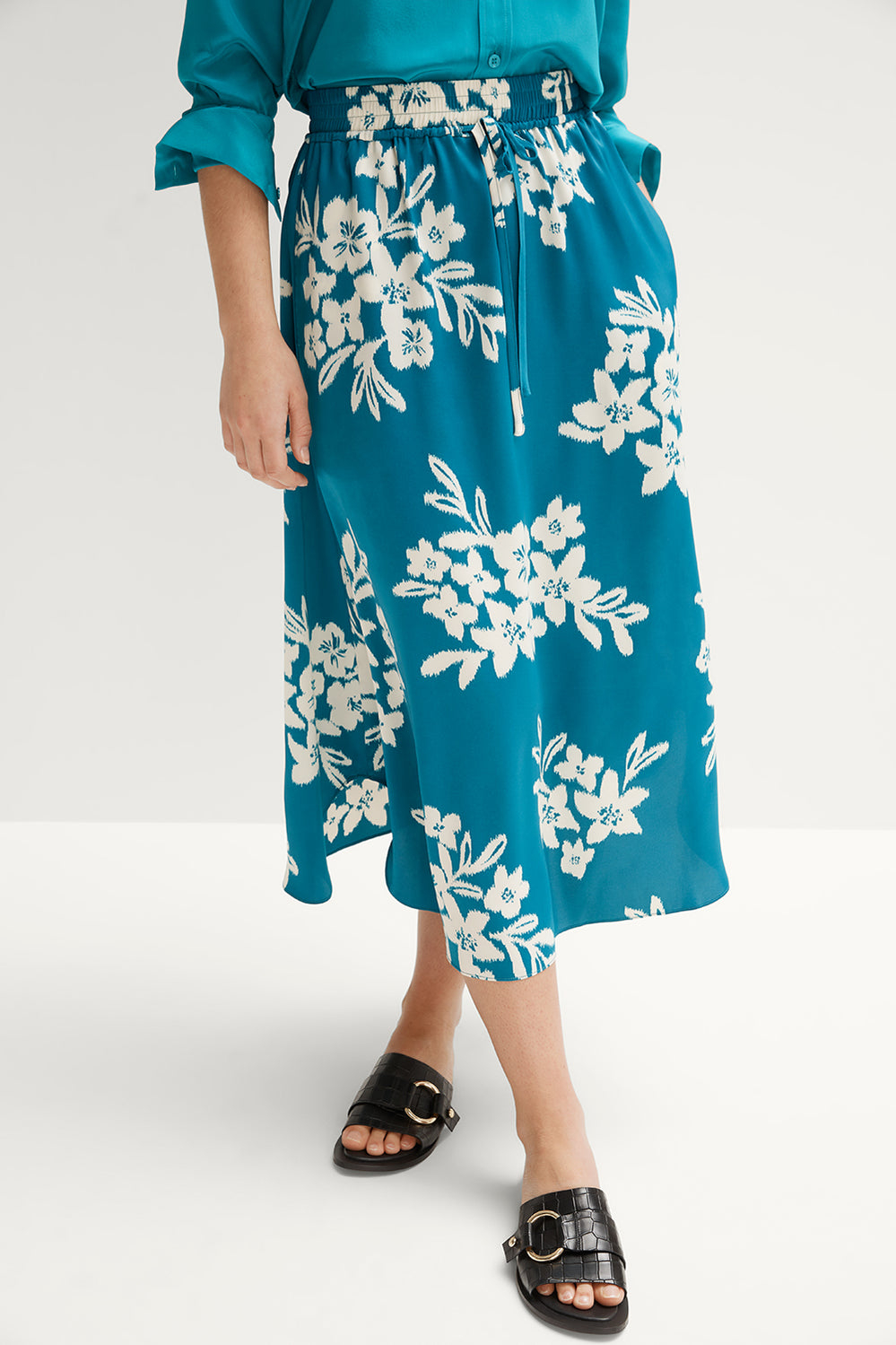 Etched Floral Drawstring Skirt