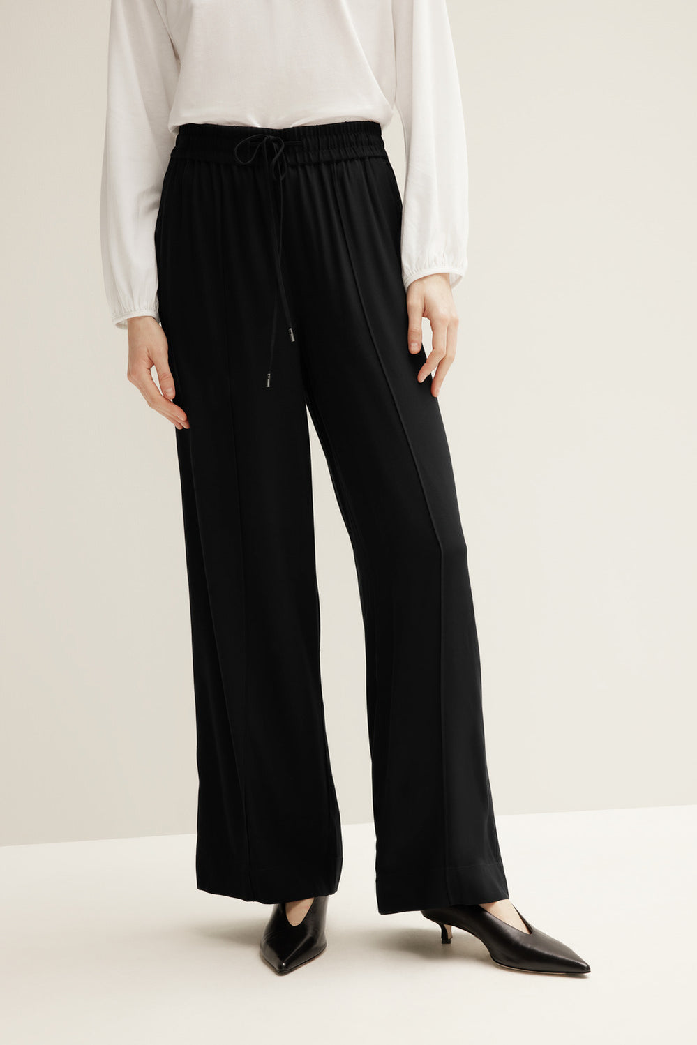 Crepe Pintuck Detail Pull On Pant