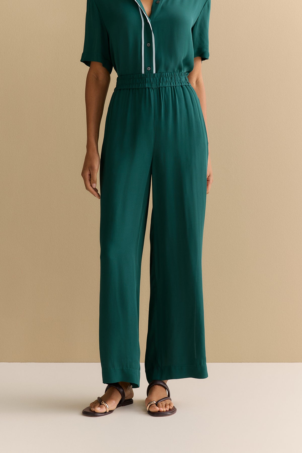 Crepe Piping Detail Pull On Pant
