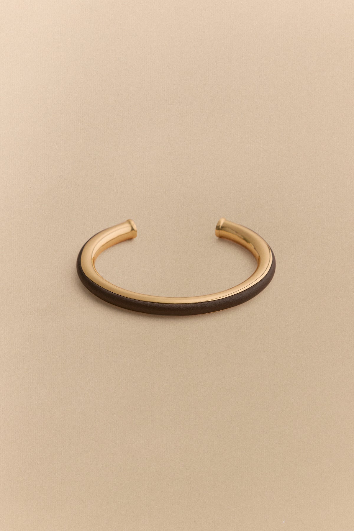Lutra Cuff