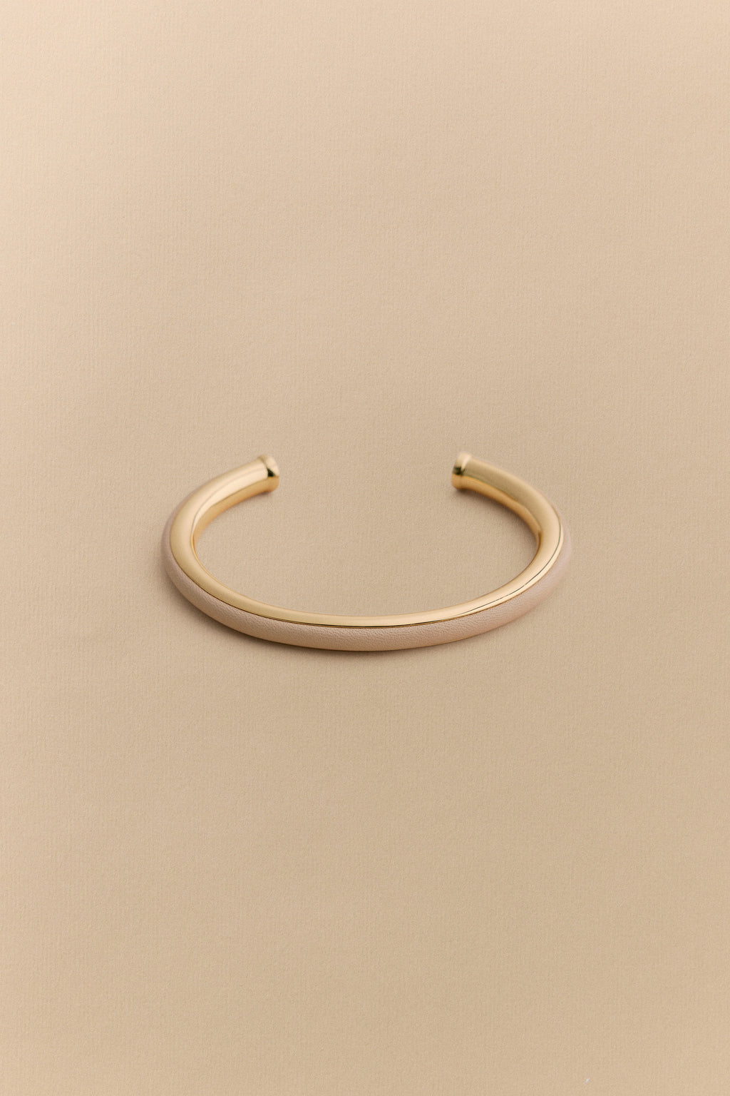Lutra Cuff