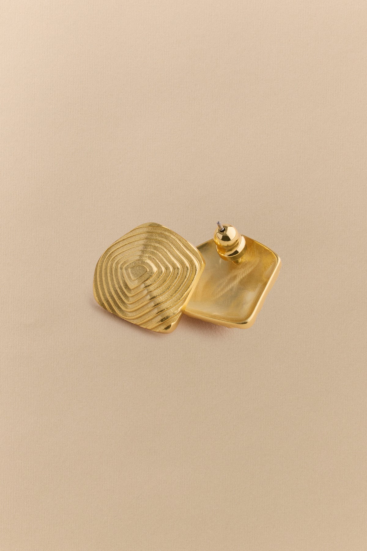 Maelis Stud Earrings