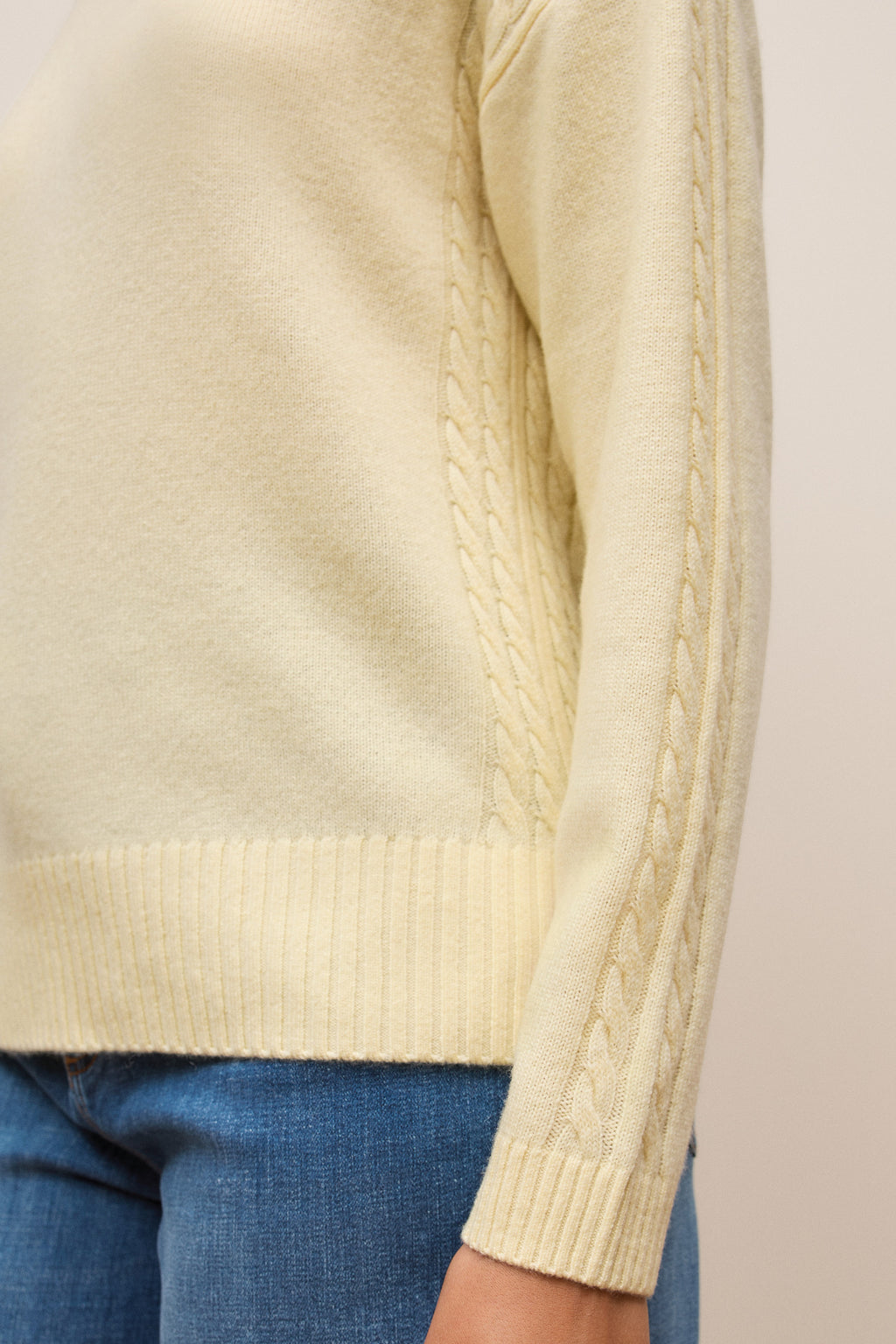 Wool Cashmere Cable Detail Crew