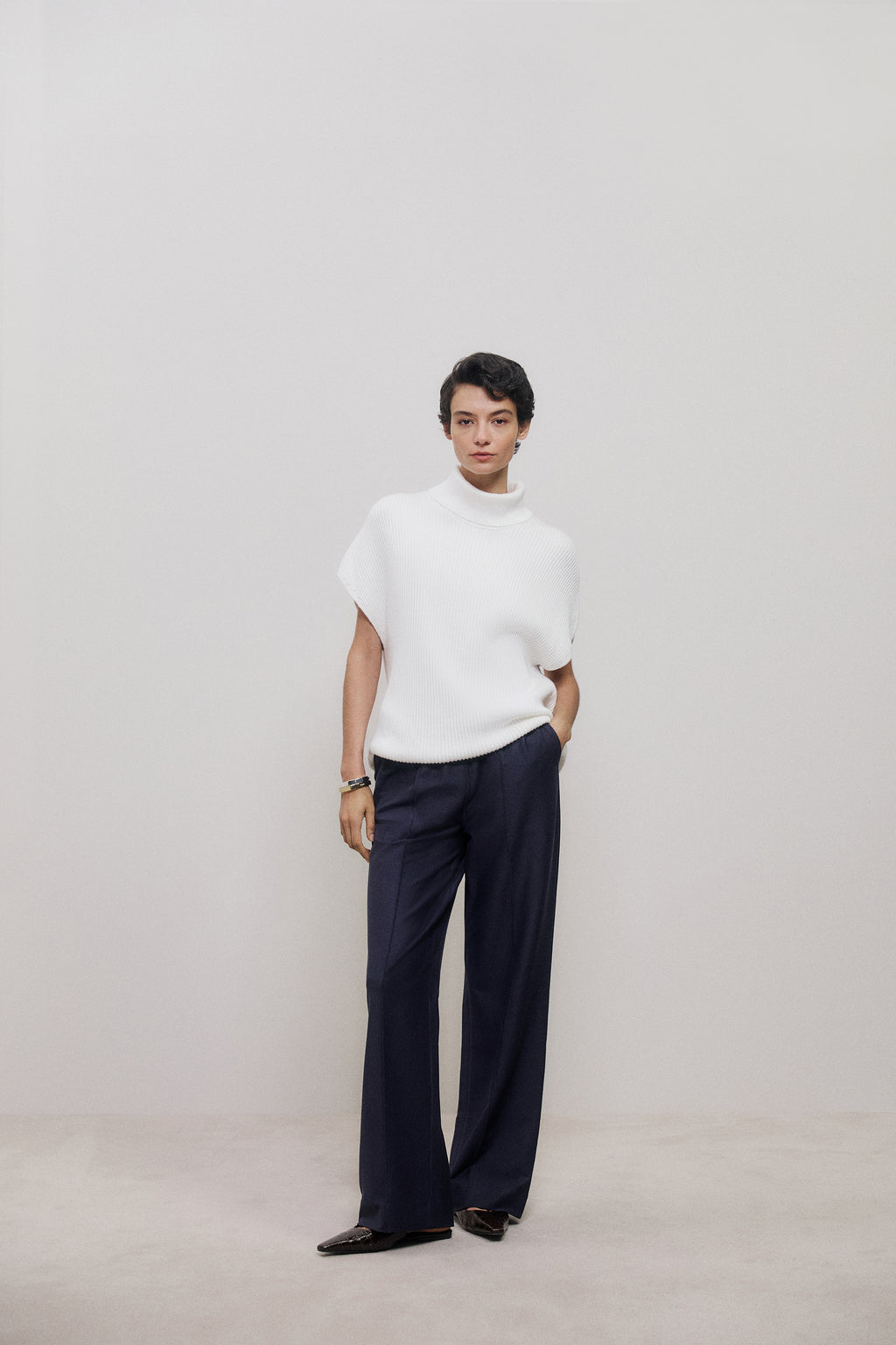 Cotton Cashmere Sleeveless High Neck Knit