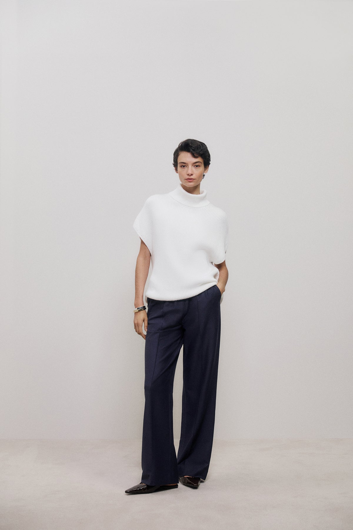 Cotton Cashmere Sleeveless High Neck Knit