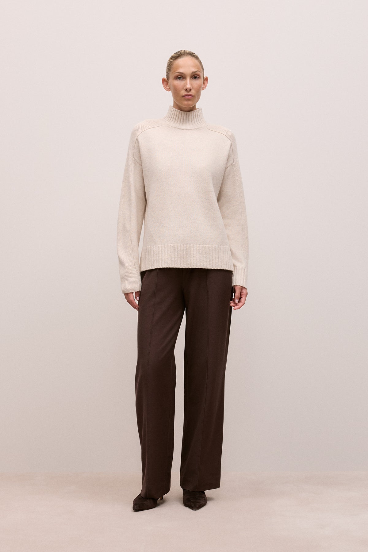 Merino Funnel Neck Pullover