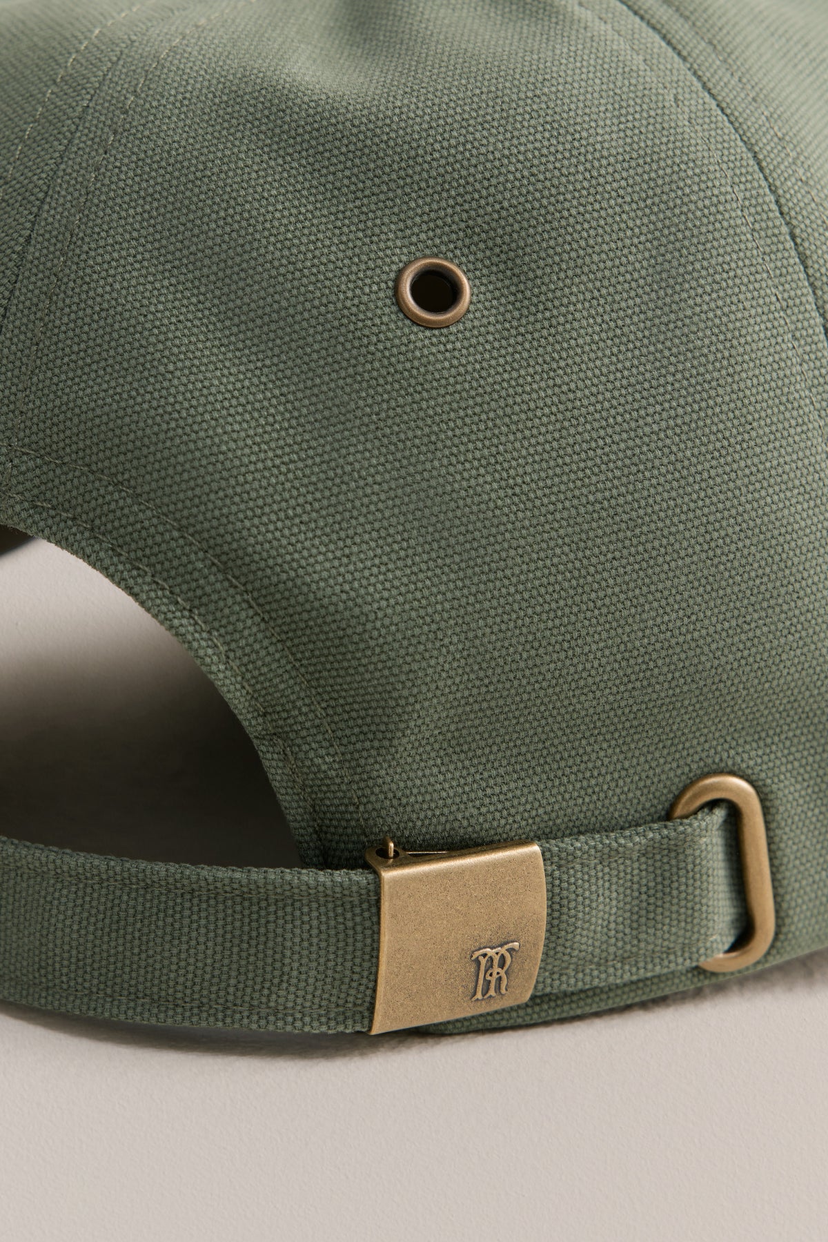 Rivor Cap