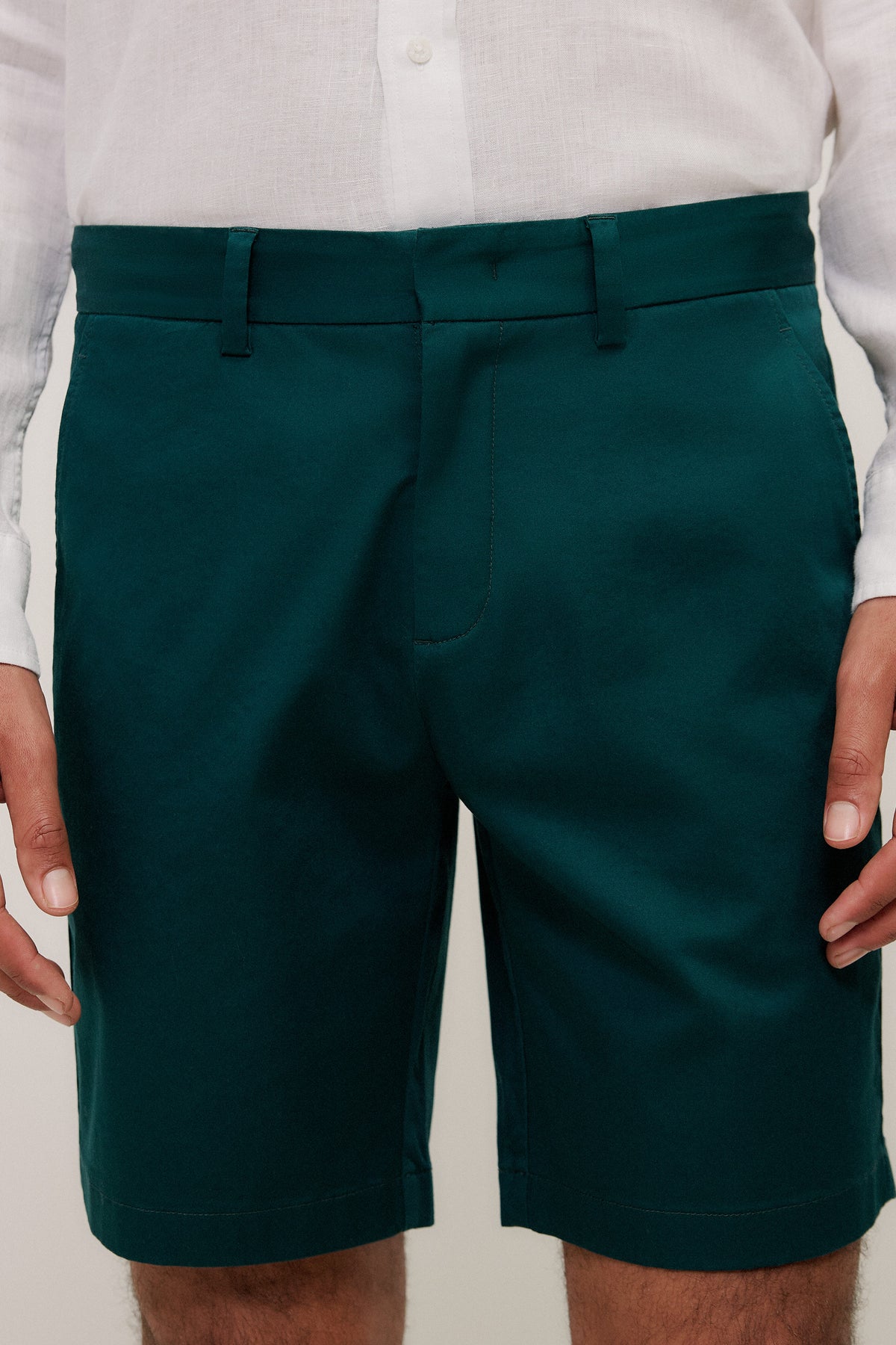 Stretch Cotton Sateen Short