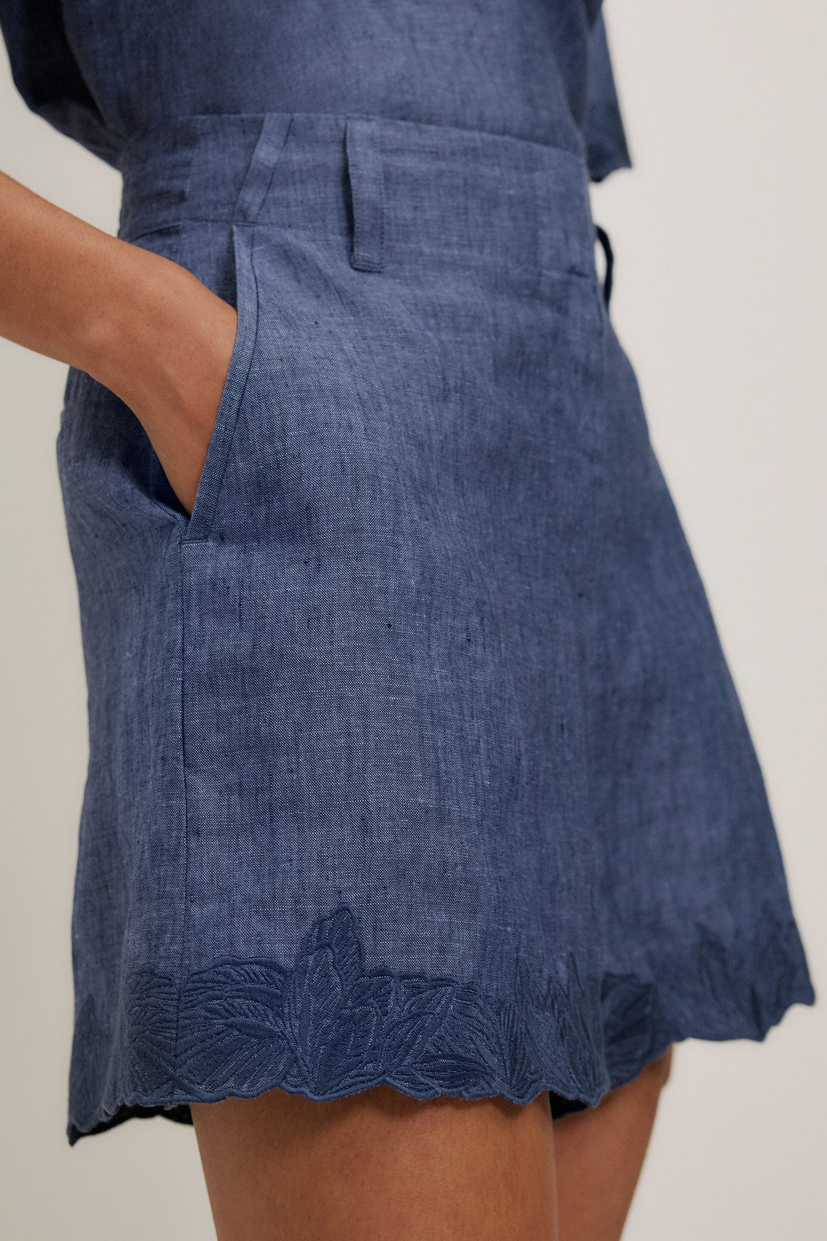 Linen Embroidered Detail Short