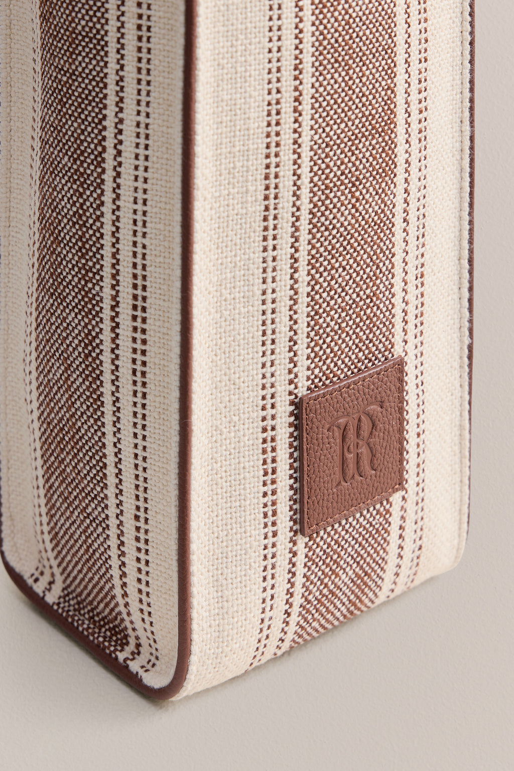 Signature Wine Carrier